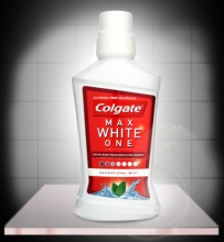 Colgate Max White One mouthwash